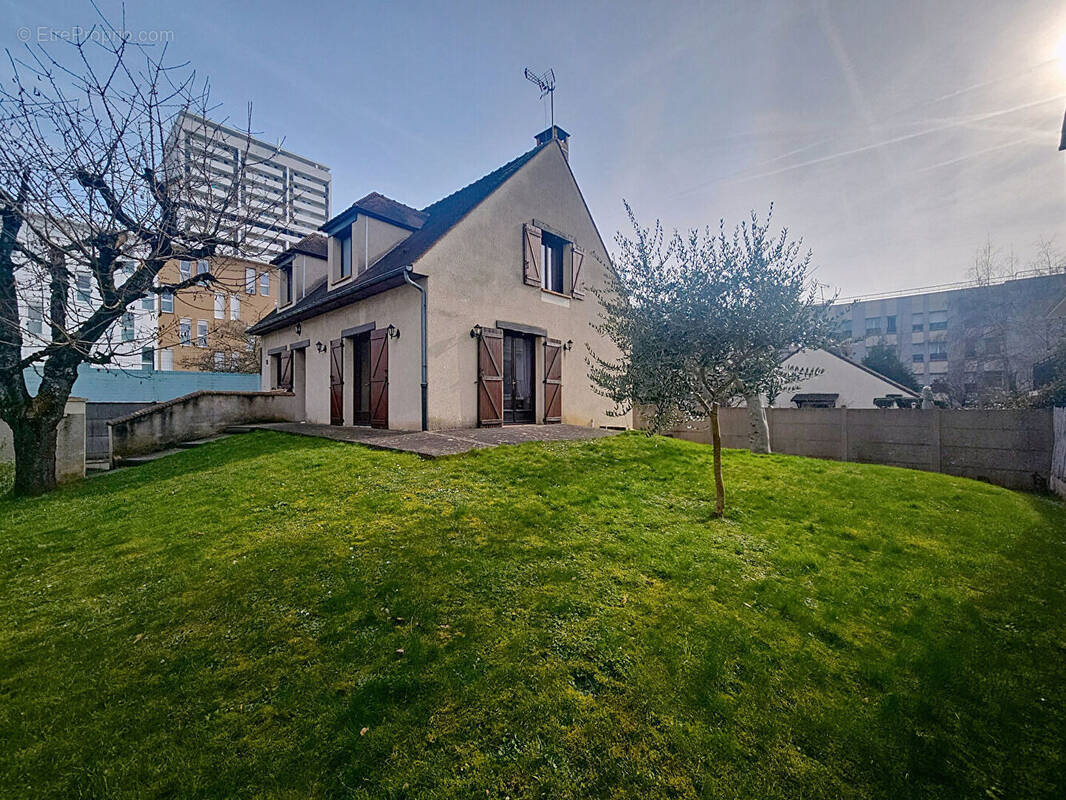 Maison à CHEVILLY-LARUE