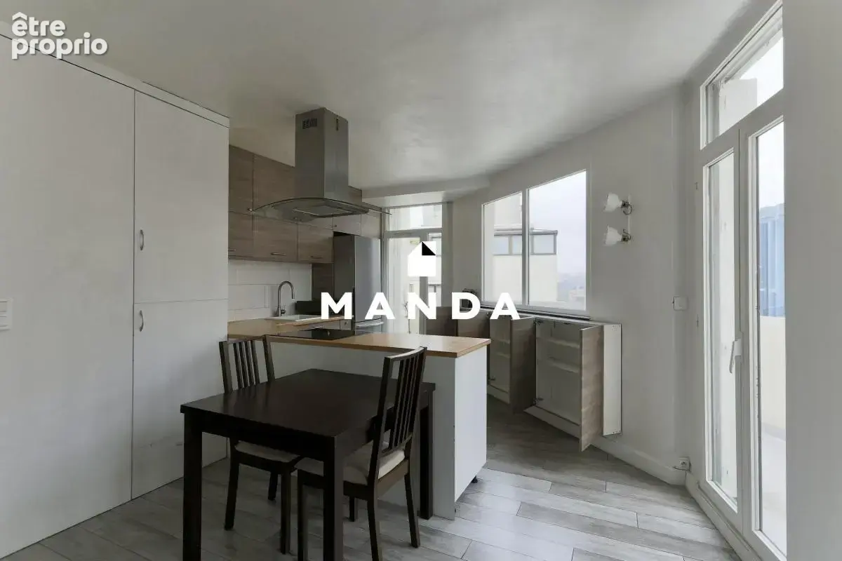 Duplex T3 au dernier étage avec ascenseur - Terrasse avec vue dégagée - photo 4