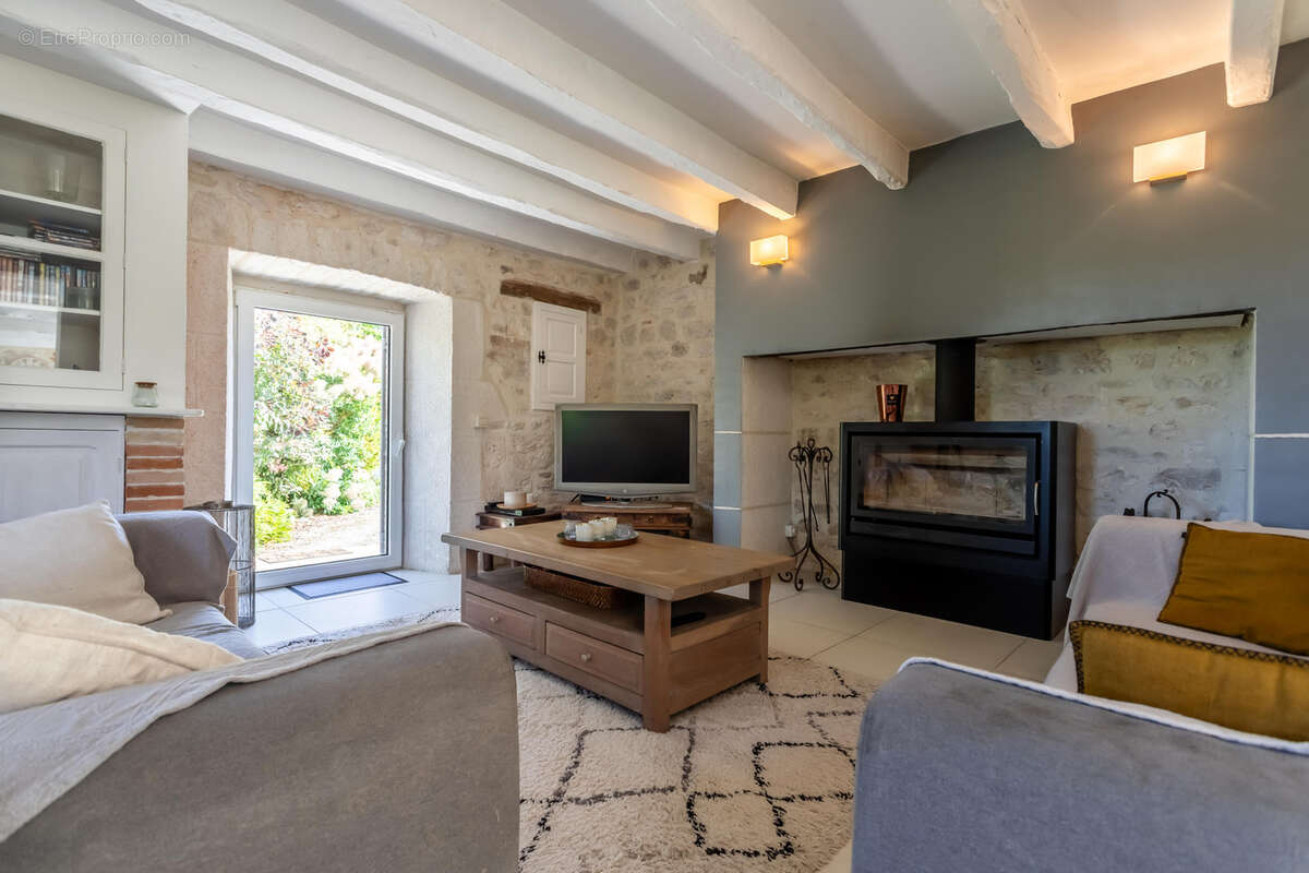 Maison à CASTELNAU-MONTRATIER