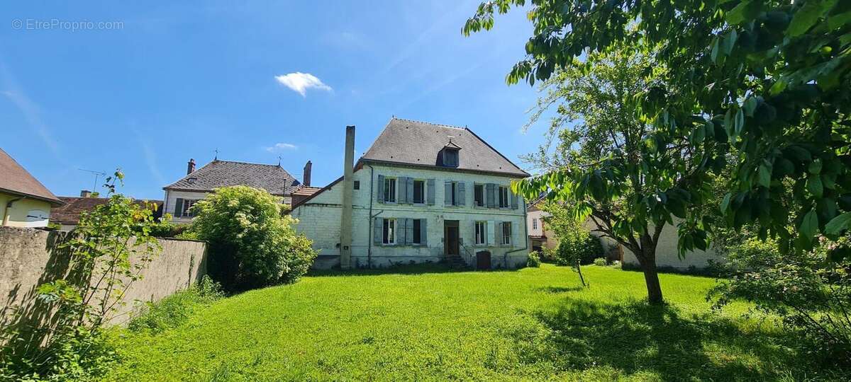 Photo 2 - Maison à ESTISSAC