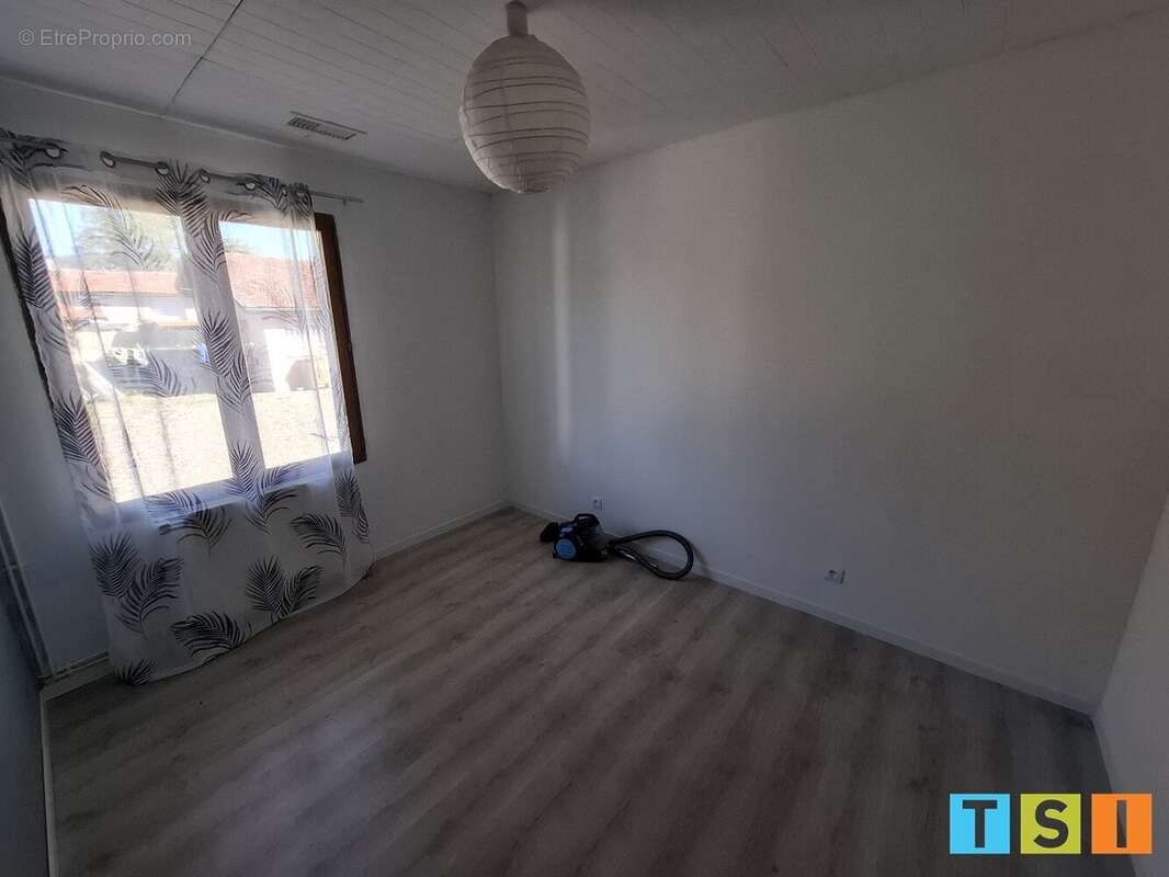 Prox SAINT GAUDENS: villa de plain-pied avec piscine su run terrain de 1215 m². - photo 18