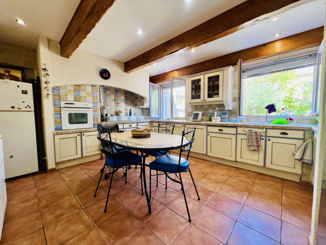 Vente villa 5 pièces de 140m2 avec piscine, garage et terrain de 1 000m2 - photo 13