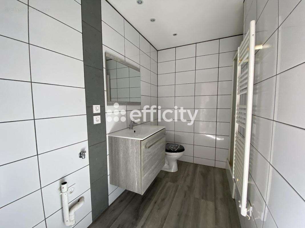 Appartement à VEAUCHE