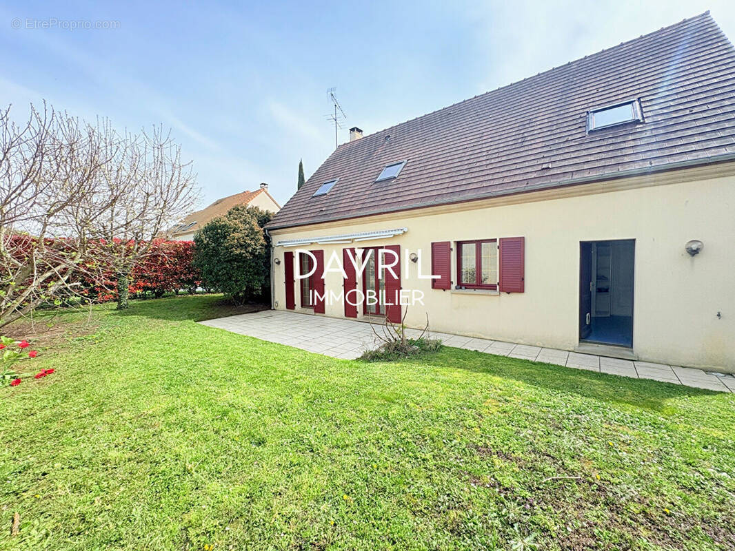 Maison à MAURECOURT