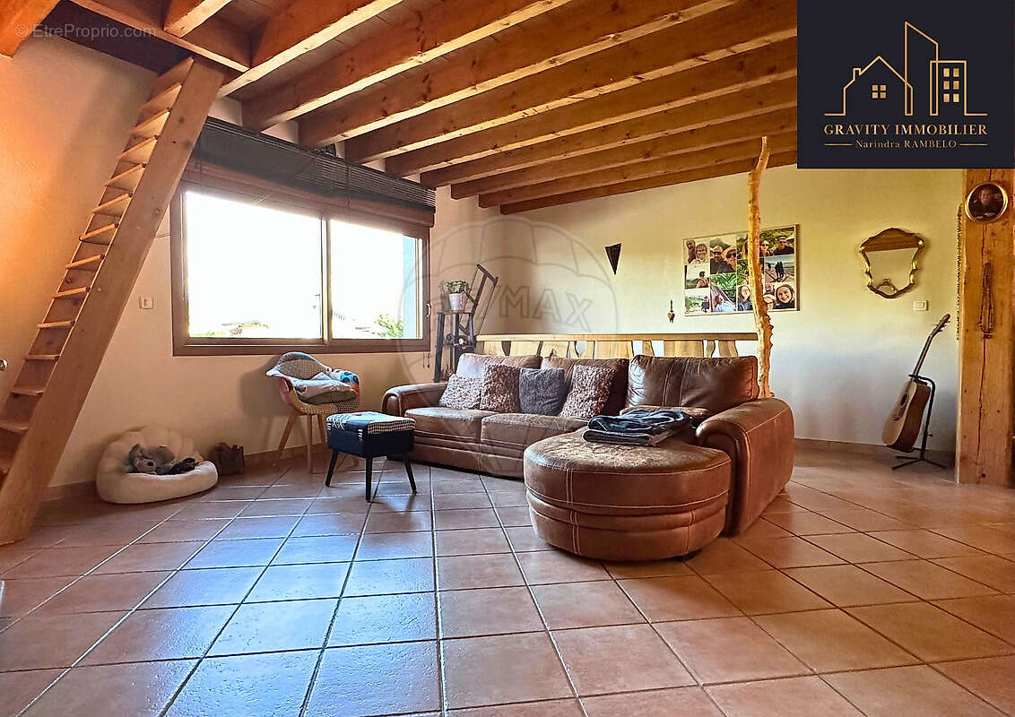 Maison à SCIENTRIER