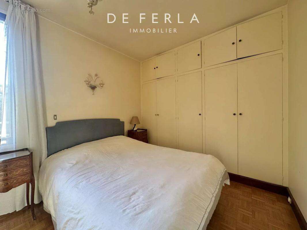 Appartement à PARIS-14E