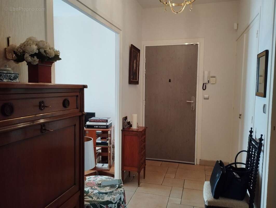 Appartement  type 3 hyper centre - photo 2