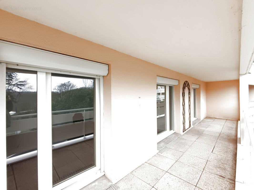Appartement à VILLIERS-LE-BACLE