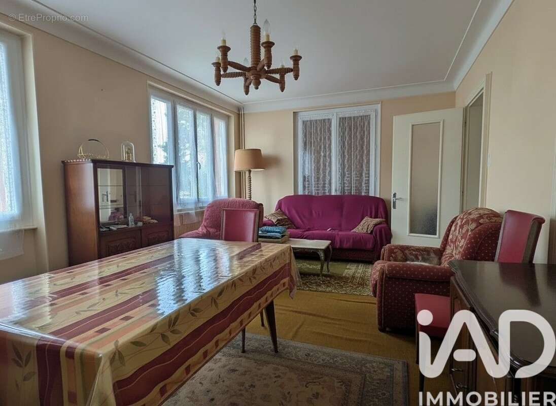 Photo 2 - Maison à MONTLUCON