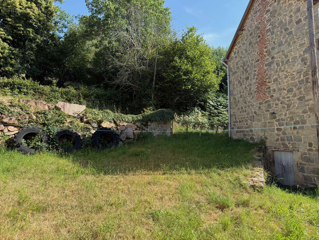 Auv 1225: Maison de caractère, grande grange, toits neufs, 1640m2 - photo 77