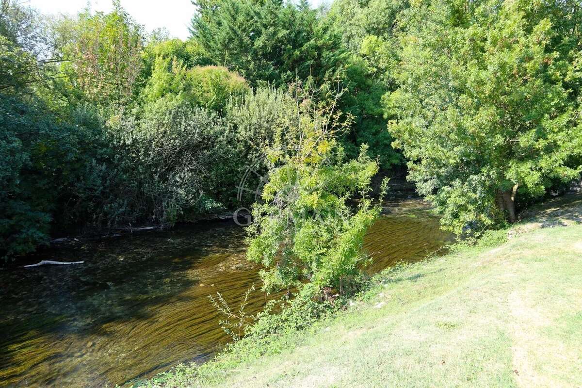 Appartement à L'ISLE-SUR-LA-SORGUE