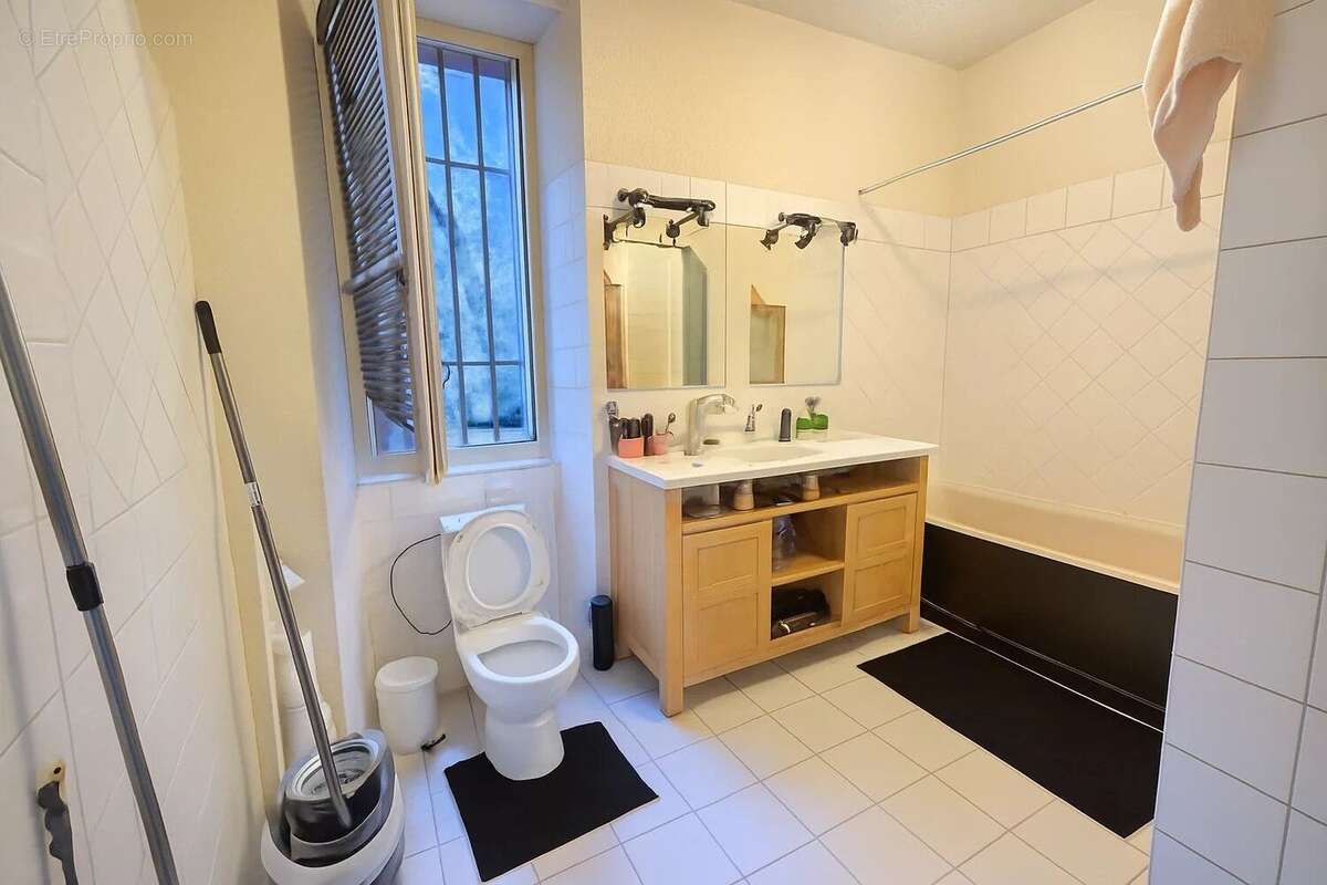 Appartement à LE LUC