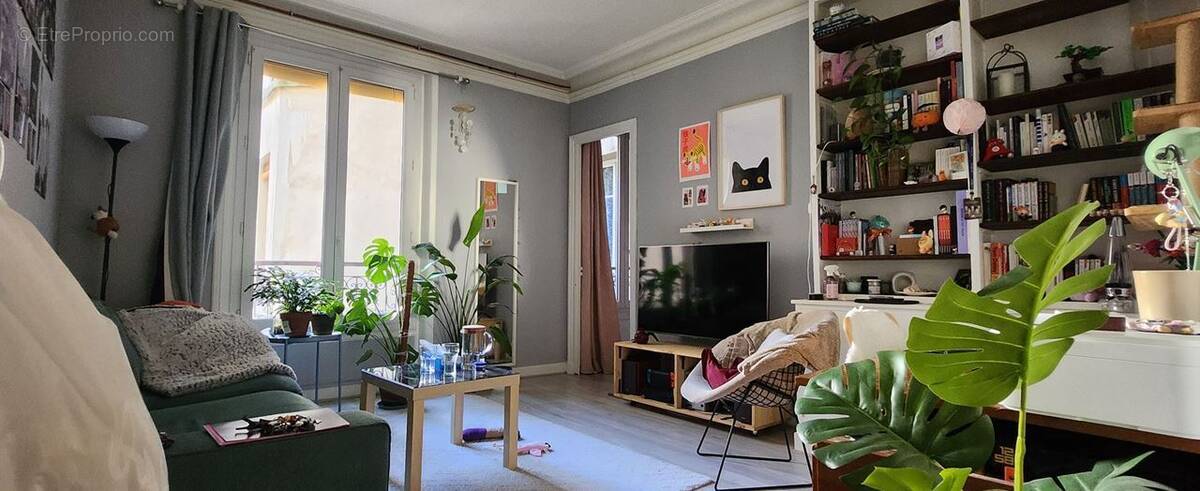 Appartement à PARIS-20E