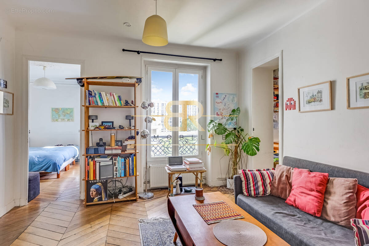 Appartement à PARIS-14E
