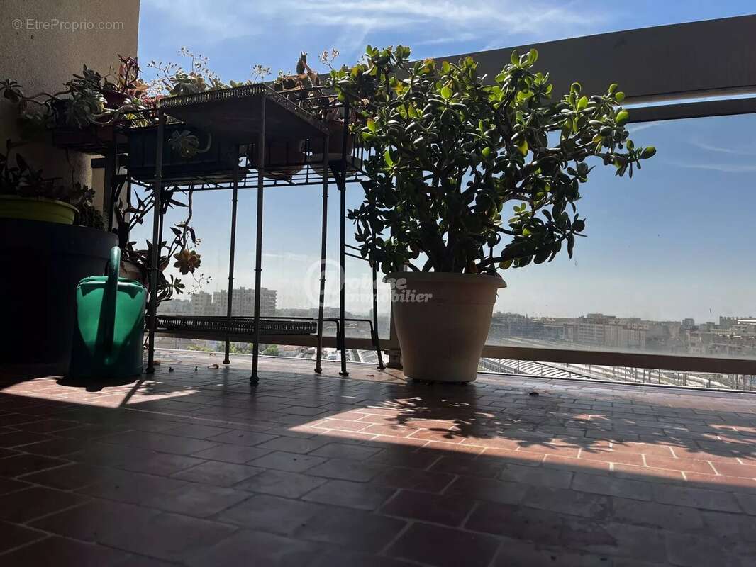 Appartement à MARSEILLE-1E