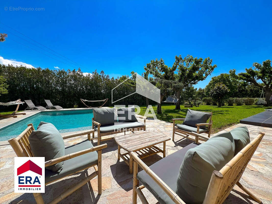 Maison à PERNES-LES-FONTAINES