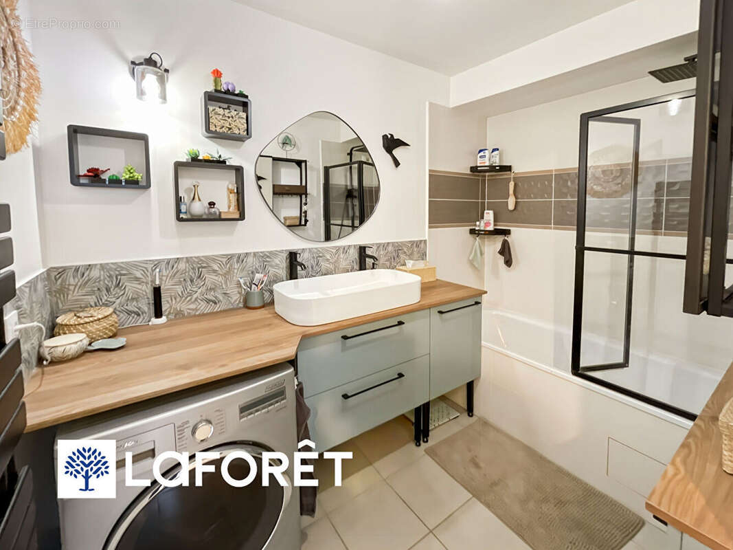 Appartement à SAINTE-GENEVIEVE-DES-BOIS