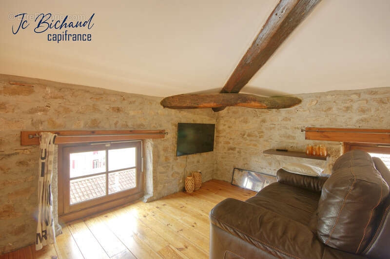 Appartement à MORNANT