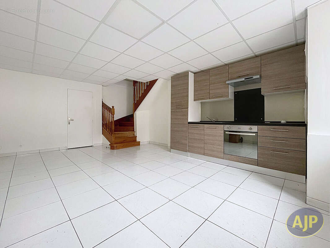 Maison à SAINT-VINCENT-SUR-OUST