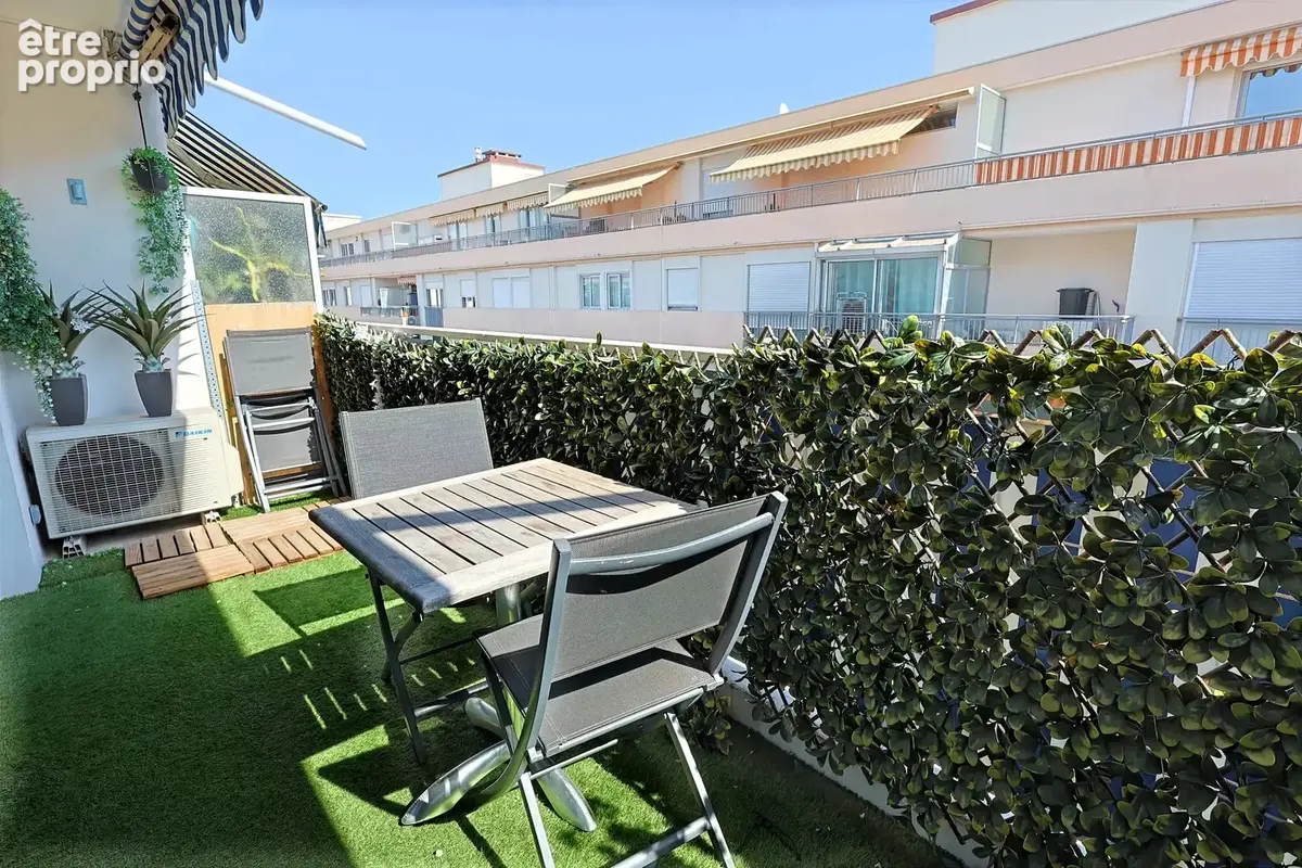 T2 meublé et rénové. proche plages et centre de Golfe-Juan - photo 2