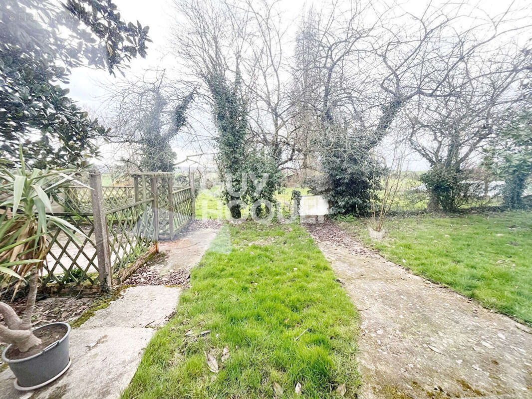 Maison à SAINT-JOUAN-DE-L&#039;ISLE