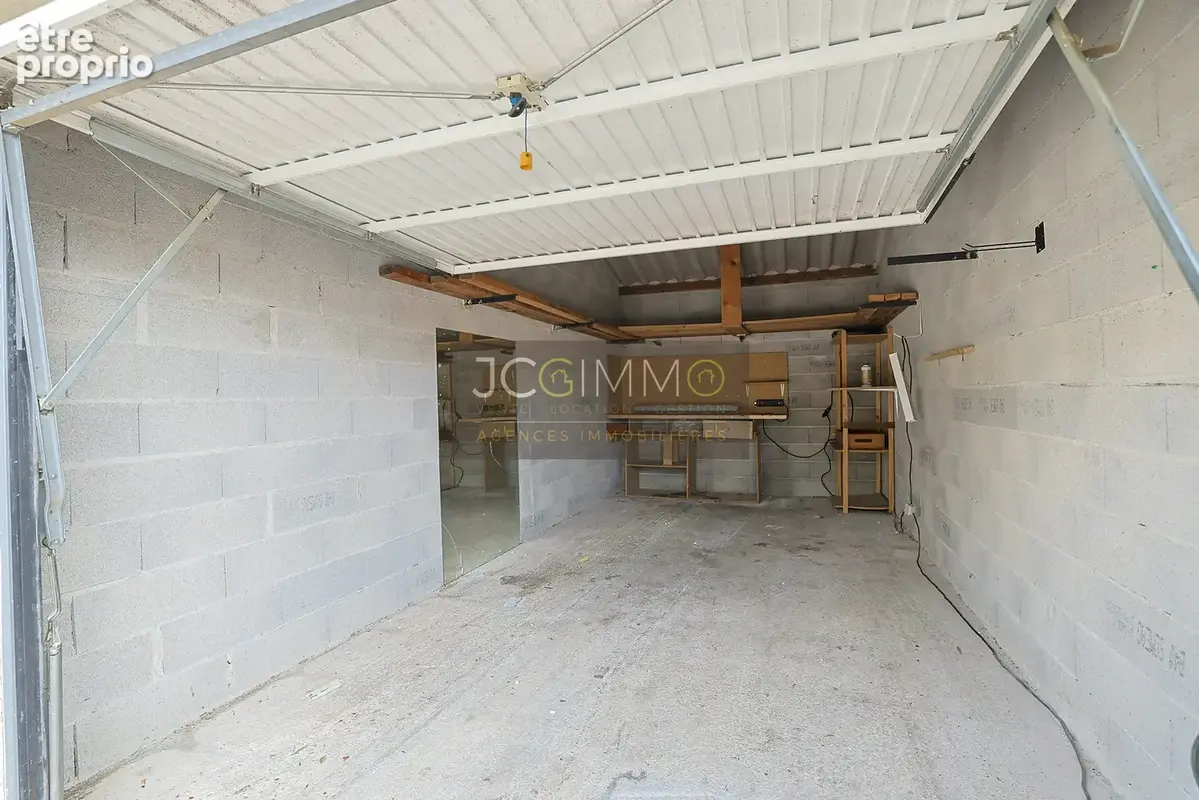 T4 de 87.5 m2 avec terrasse, garage et parking privatif ! - photo 15