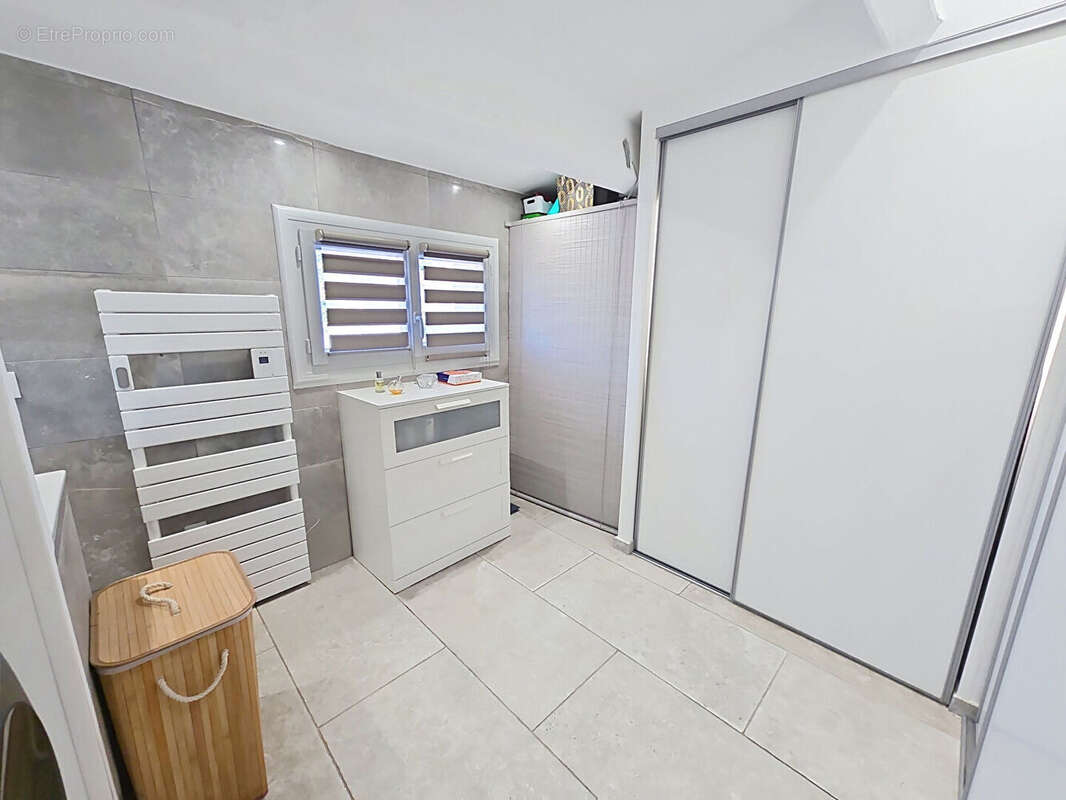 Appartement à SIX-FOURS-LES-PLAGES