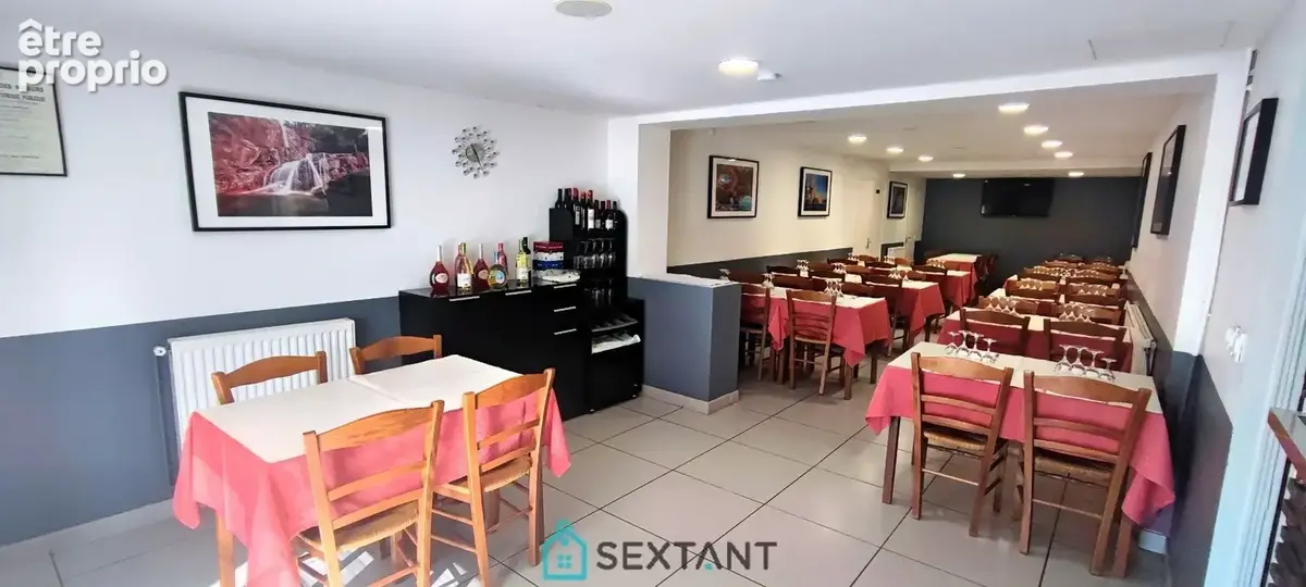Immeuble avec local commercial + appartement T3 - photo 3