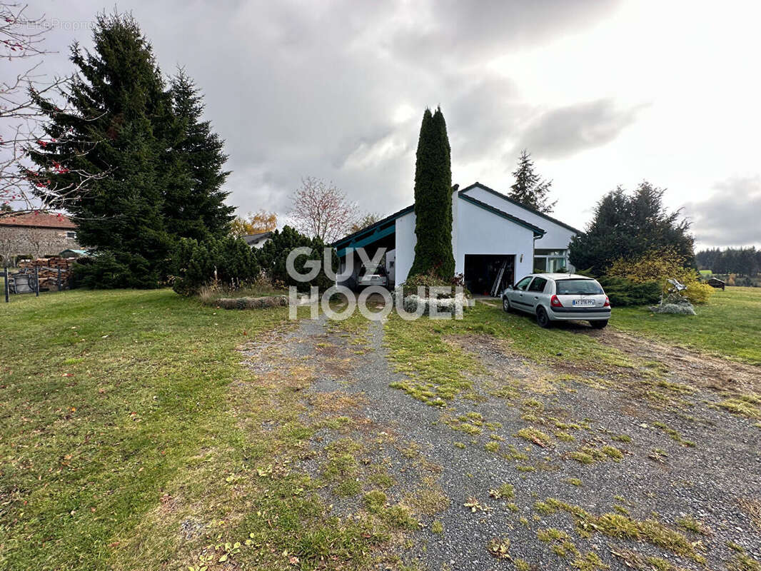 Maison à SAINT-AGREVE