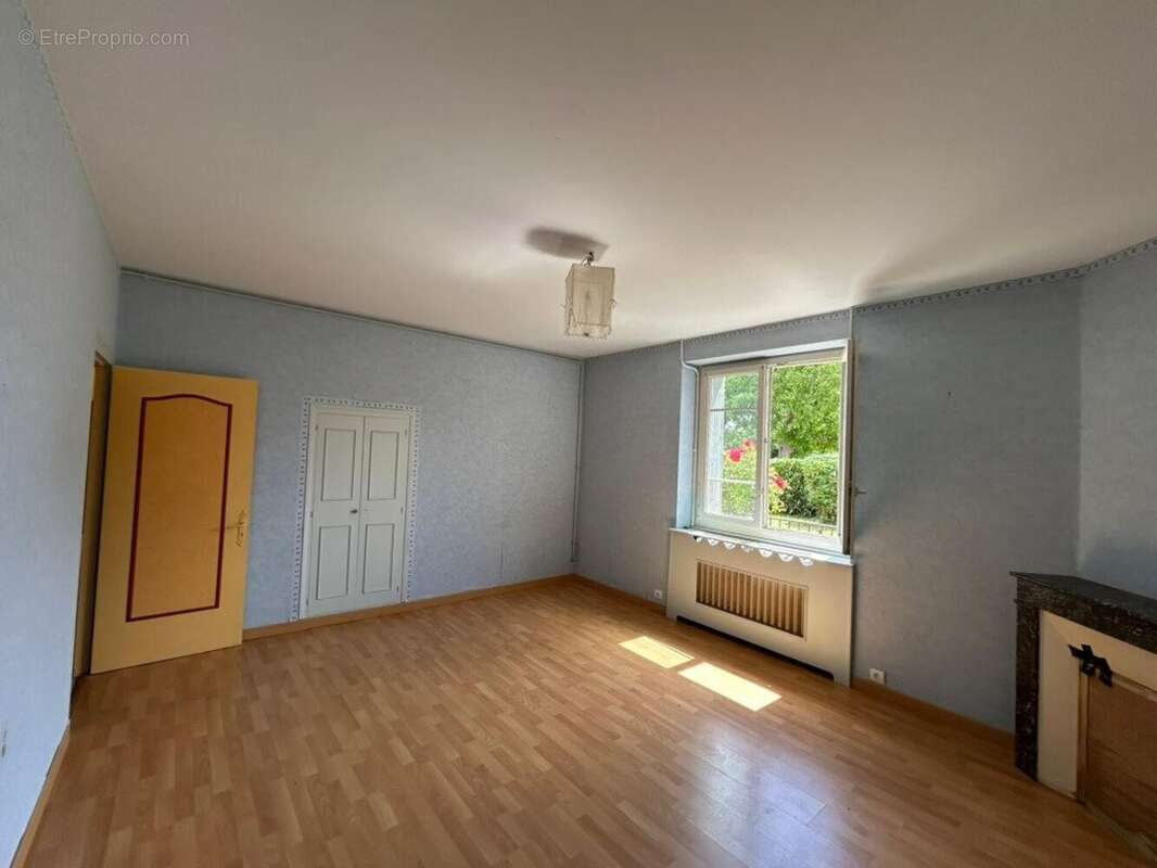 Maison 144 m² à Azy  - photo 2