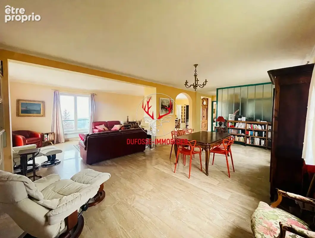 VAL D'OINGT (69620)  Belle Propriété Familiale avec Espace Indépendant 87 m² pour activité Libérale et Gîte de 62 m², sur 2 400  - photo 2