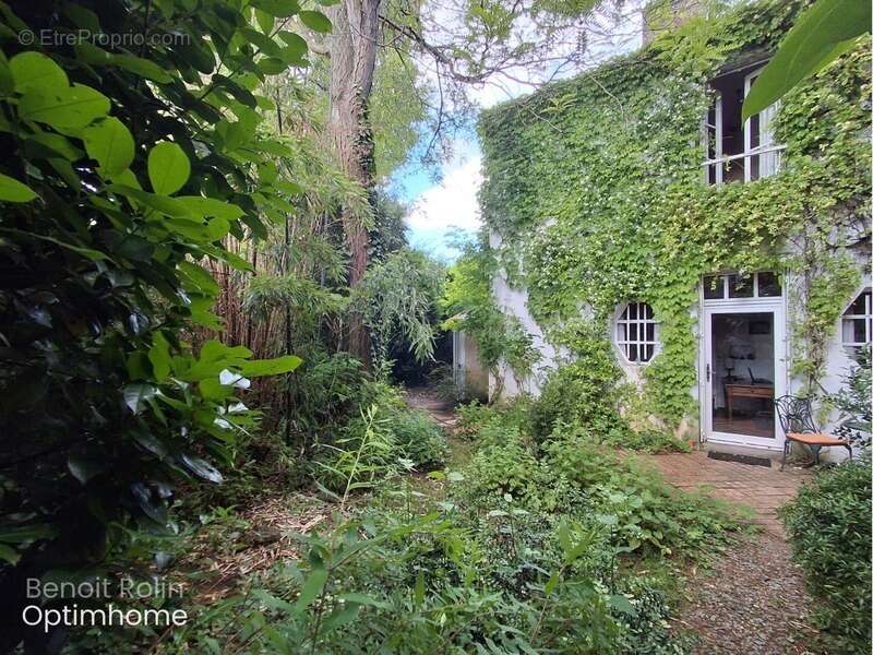 Maison bourgeoise du XIXe siècle au cœur de Saint-Calais - photo 9