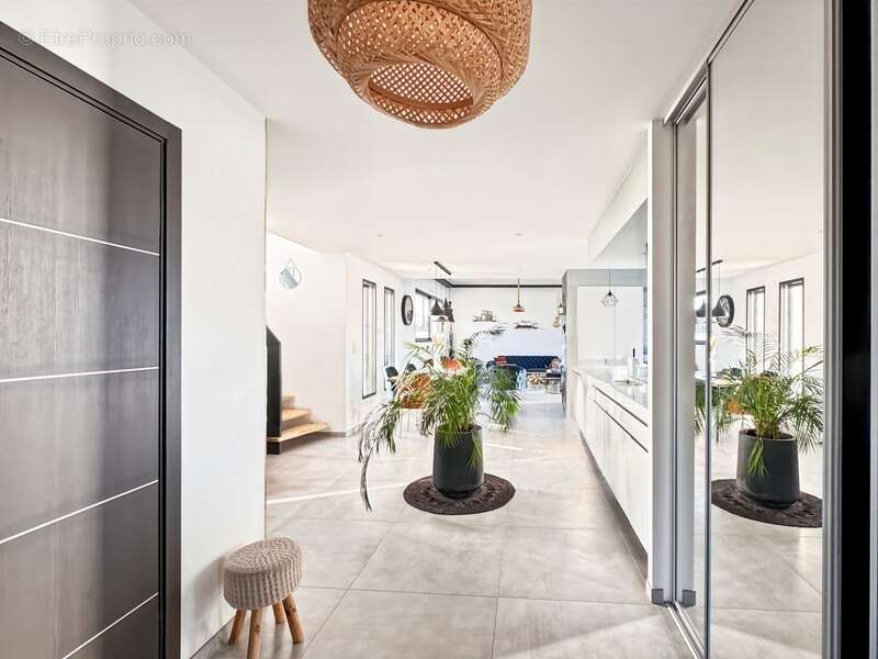 Maison à LES PONTS-DE-CE