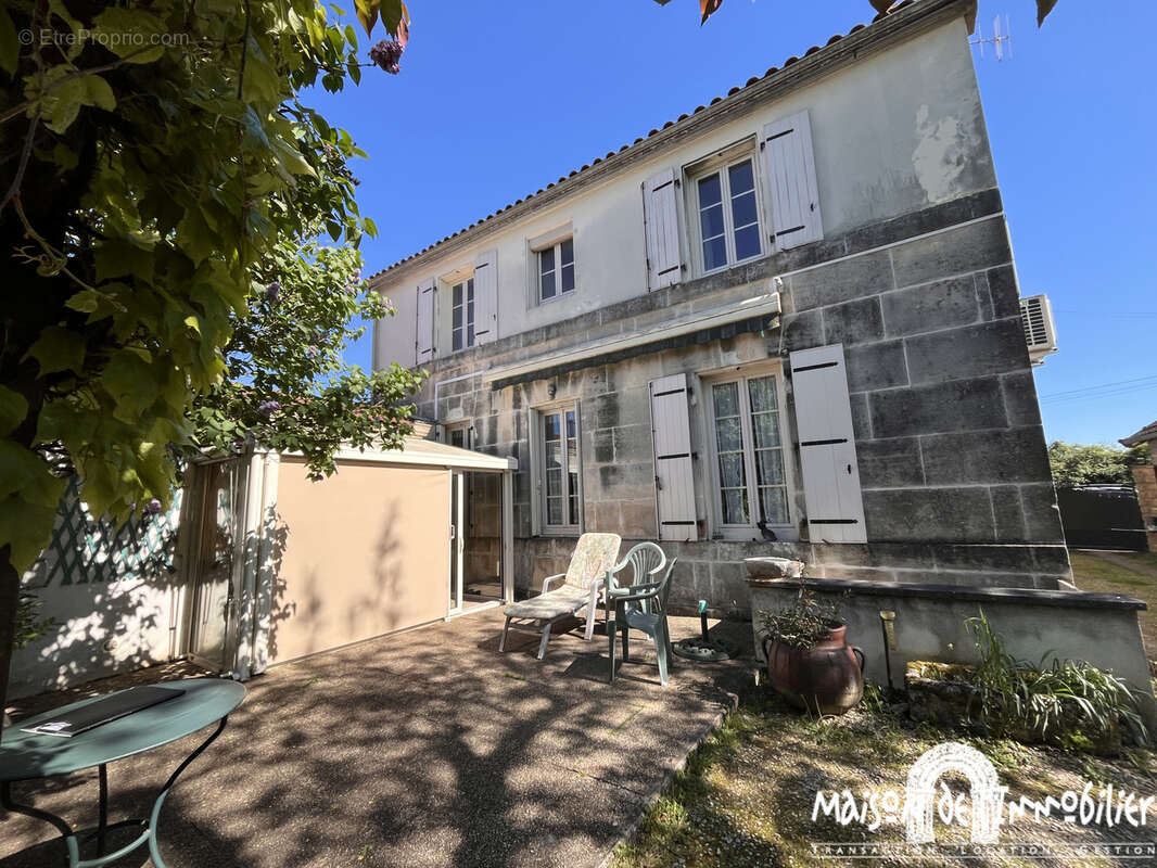 Maison à COGNAC