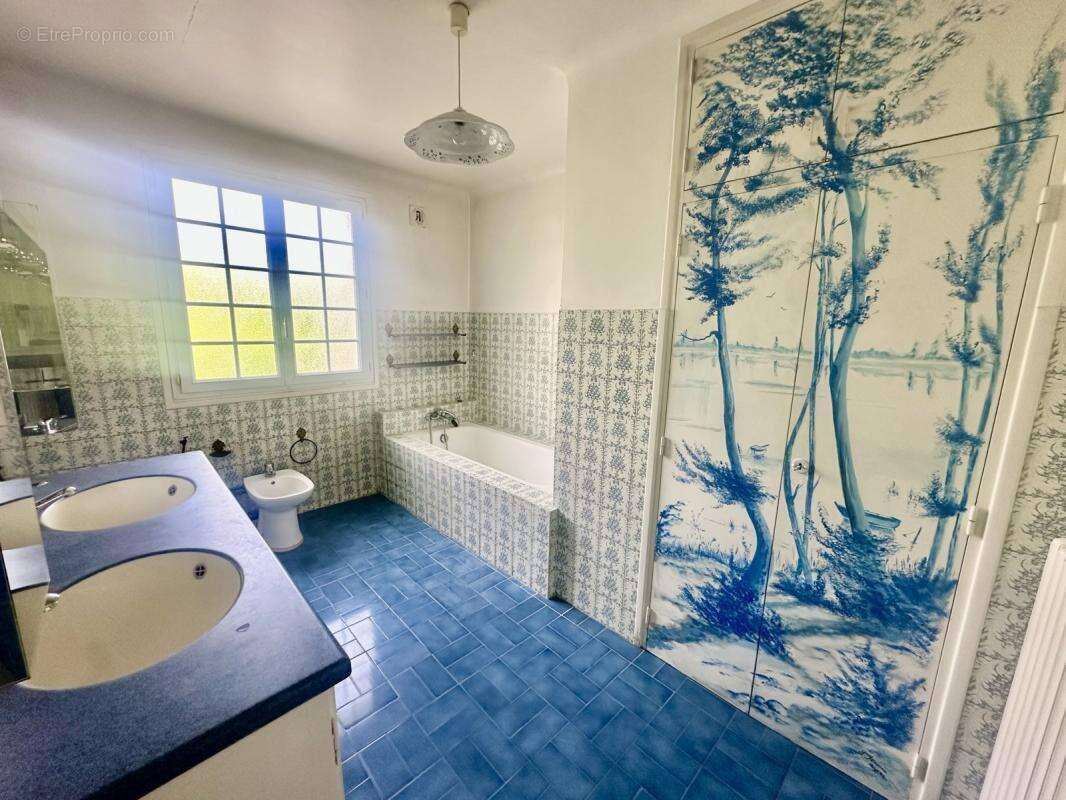 Appartement à MOUGINS