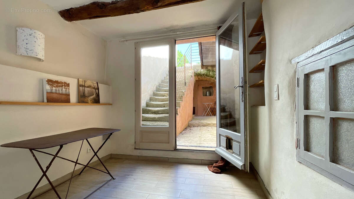 Maison à SAINT-QUENTIN-LA-POTERIE