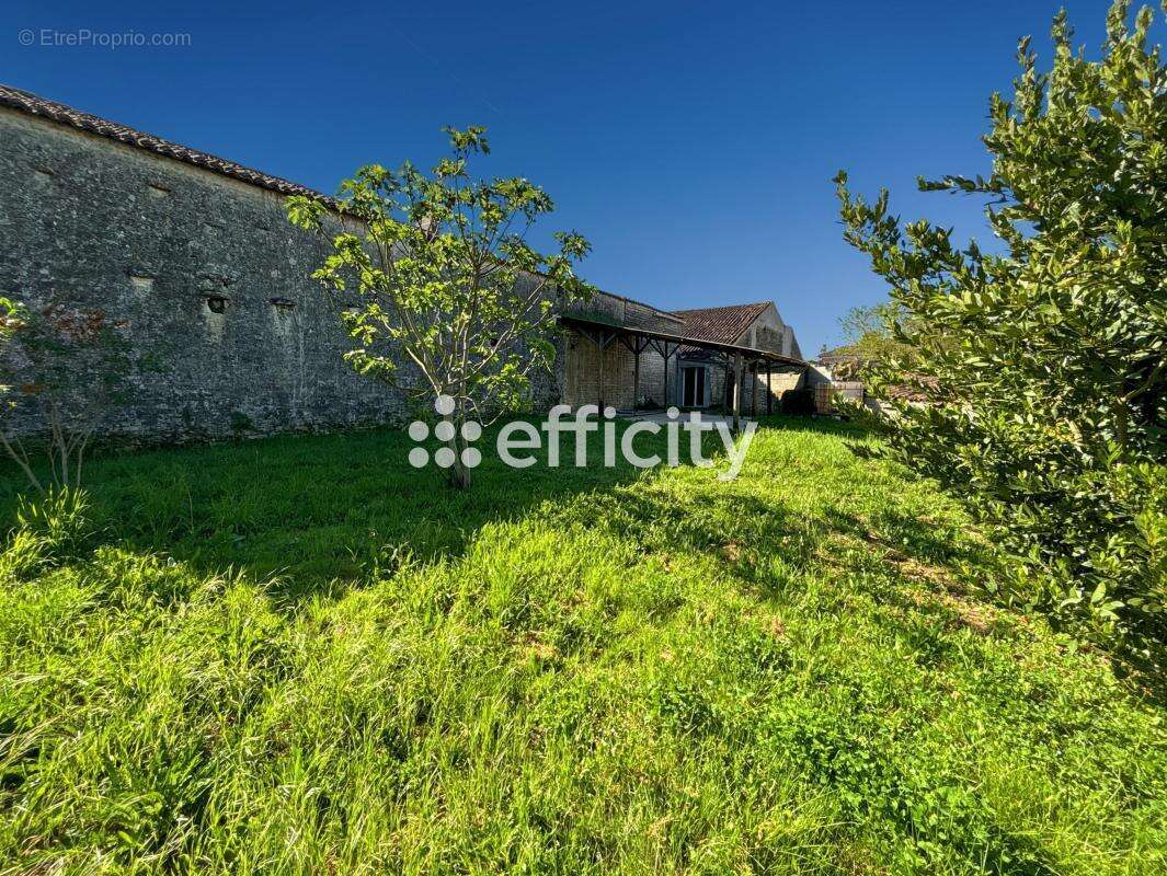Maison à LE SEURE
