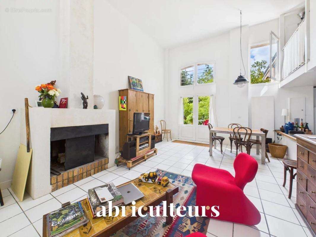 Duplex de caractère avec extérieur et beaux volumes en vente en vente à Les Lilas (93260) - photo 5