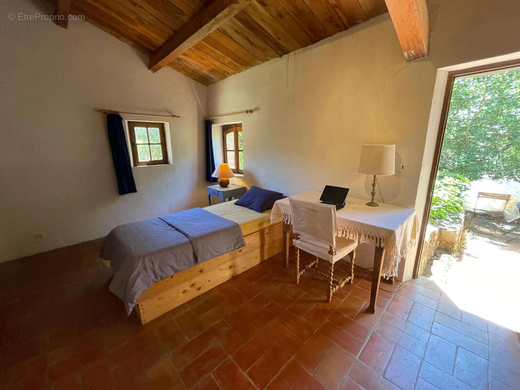 Maison à FOX-AMPHOUX