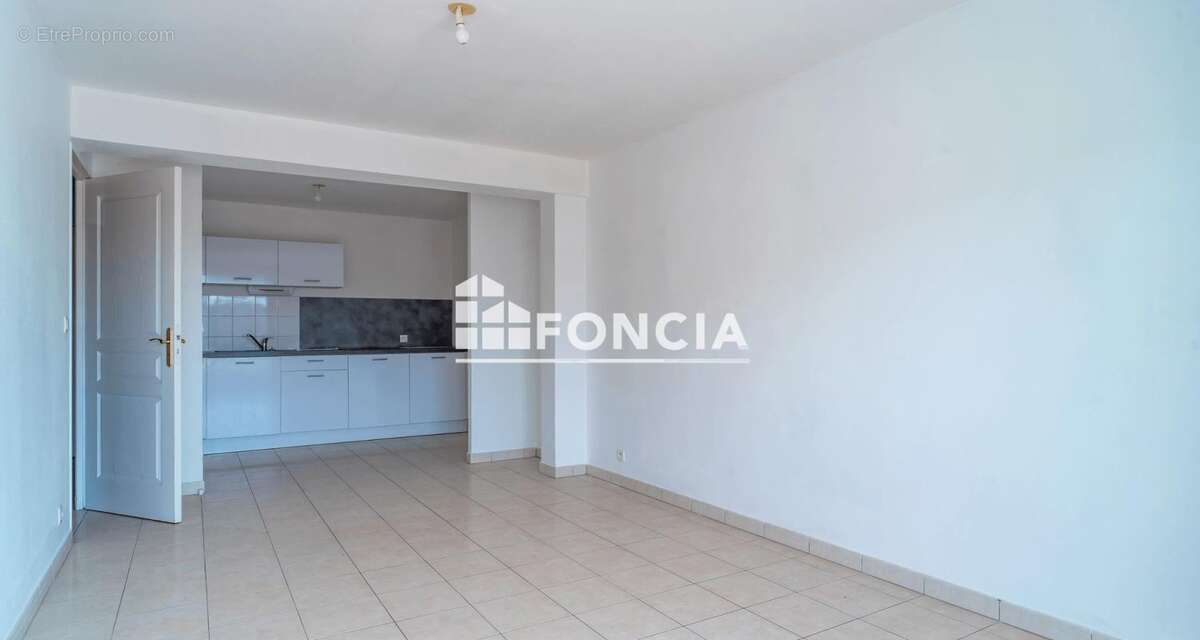 Appartement à SENE