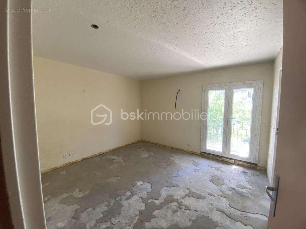 SAINT-CHRISTOL ((84) -  Créez votre T2 sur mesure ! Plateau sous forme d'appartement de 68 m² env. situé au 1er étage avec ascen - photo 15