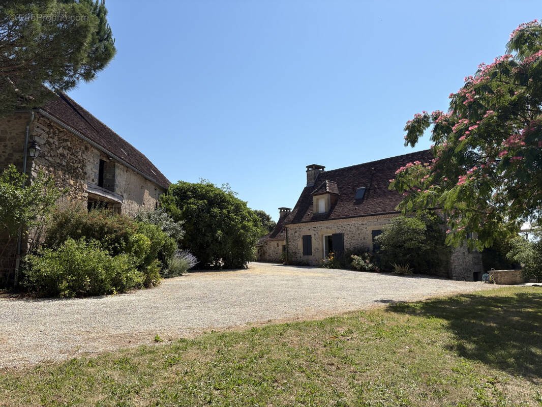 Maison à GENIS