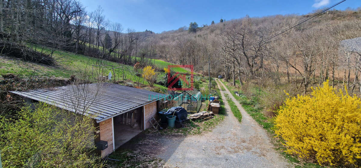 Maison à LAVAL-ROQUECEZIERE
