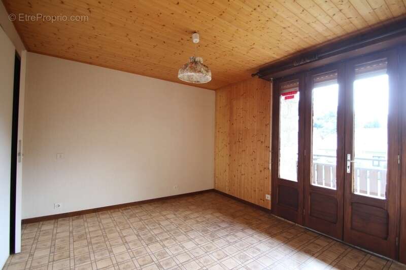 À vendre Thones Appartement 5 pièces à rénover plus plateau à aménager - photo 9