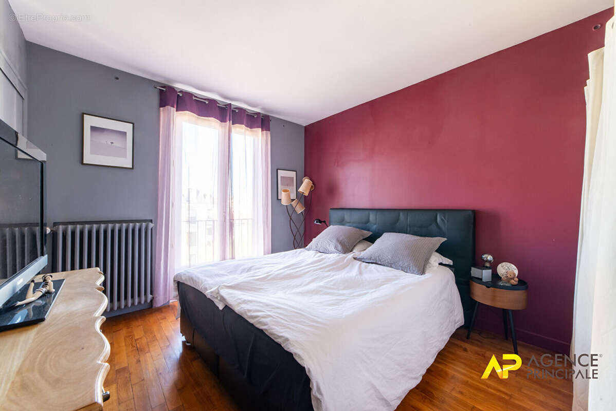 Appartement à LA GARENNE-COLOMBES