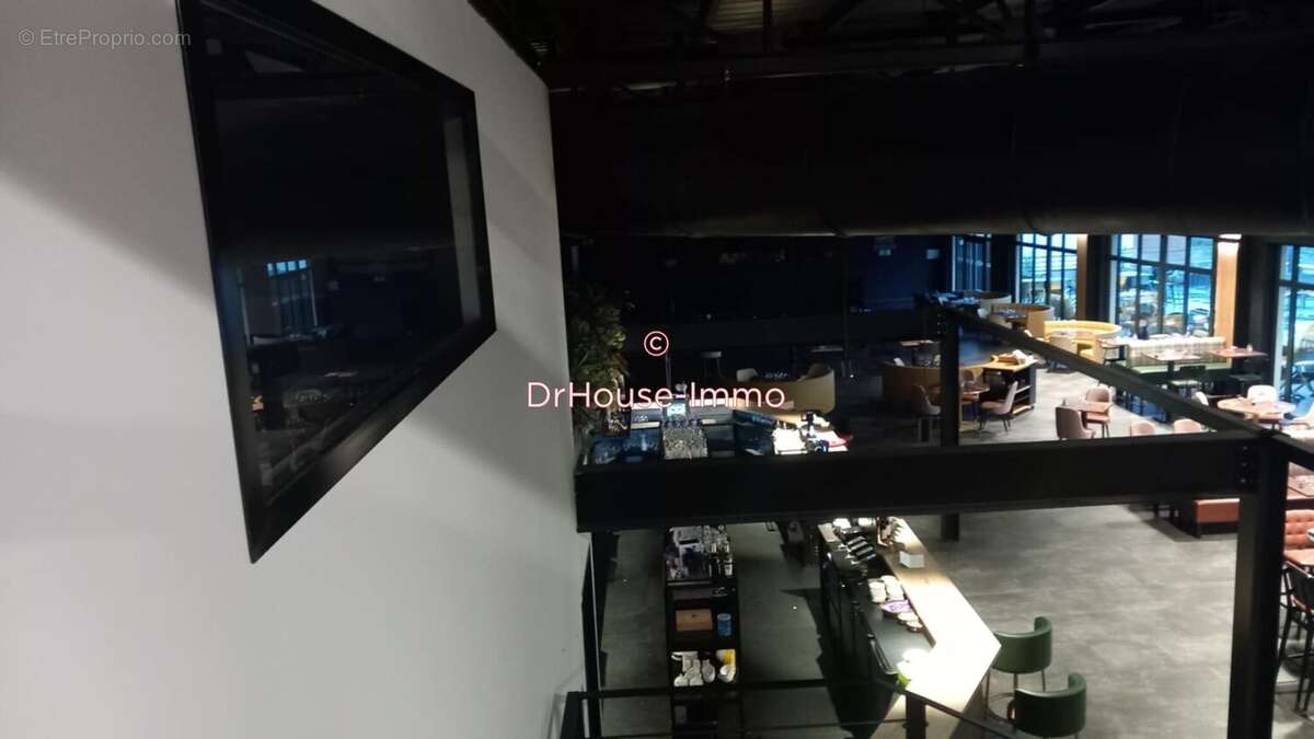 Commerce à BRIVES-CHARENSAC