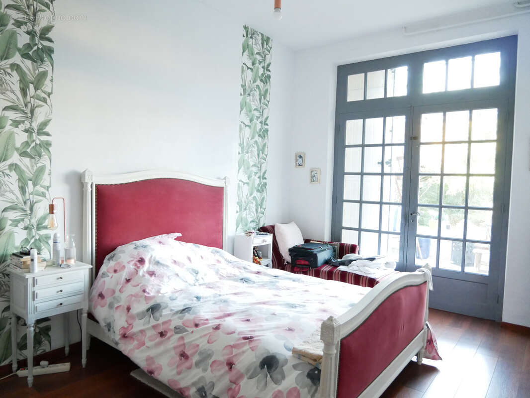 Maison de charme en pierre avec jardin et garages   Miramont-de-Guyenne - photo 9
