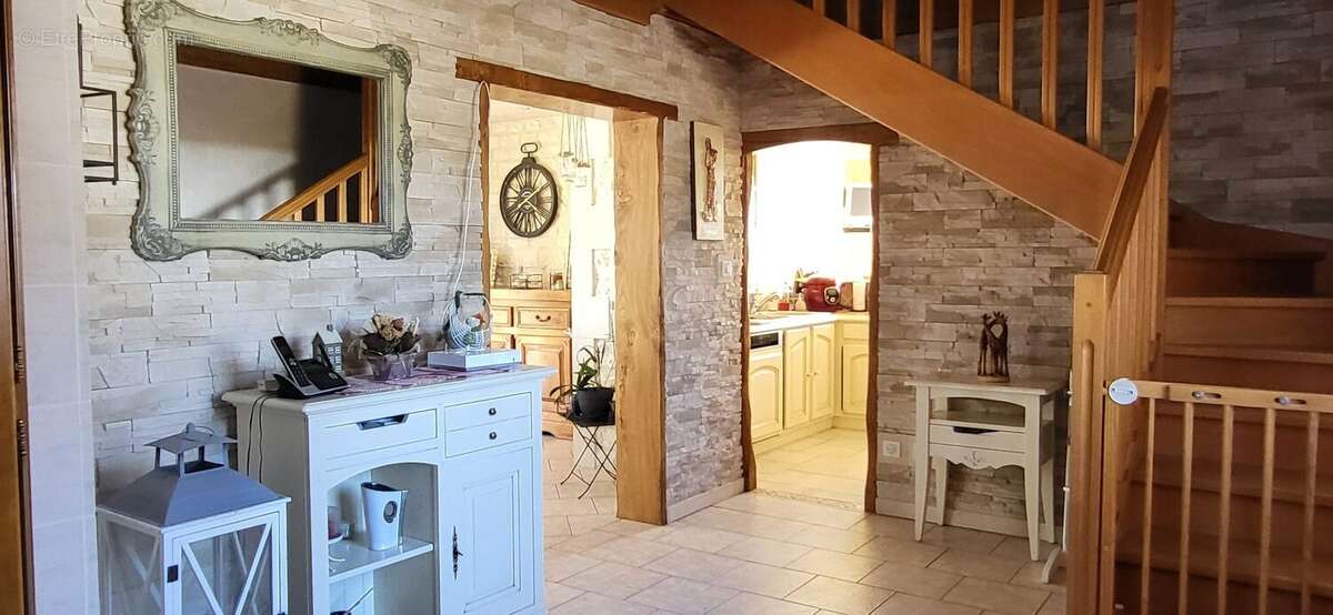 Maison à BLANZAC-LES-MATHA