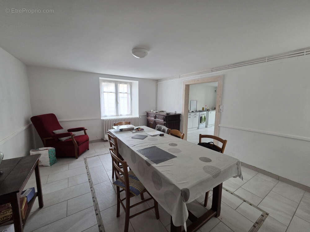 Maison à SAINT-CYR