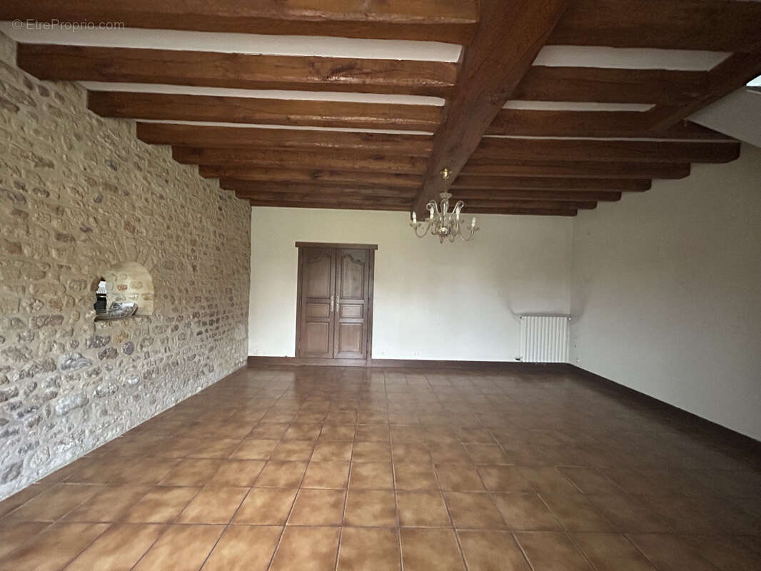 Maison à LE MELE-SUR-SARTHE